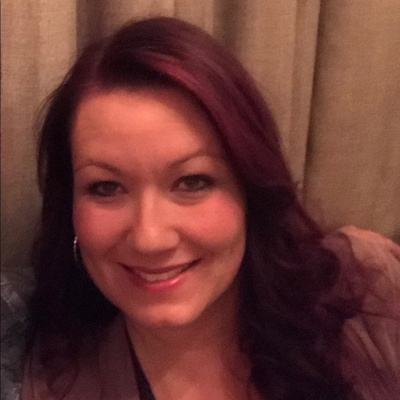 Meet your Posher, Laurie - Picture 1 of 1